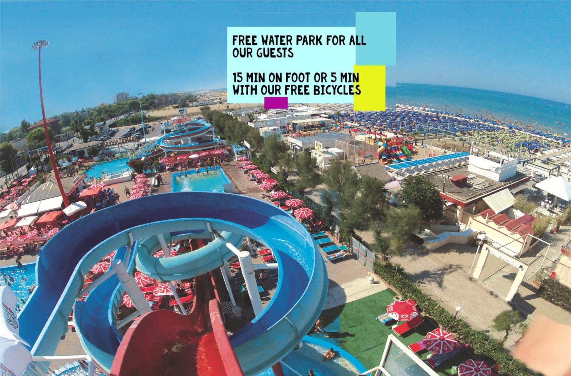 Hotel Giorg - Waterpark Included Ріміні Екстер'єр фото