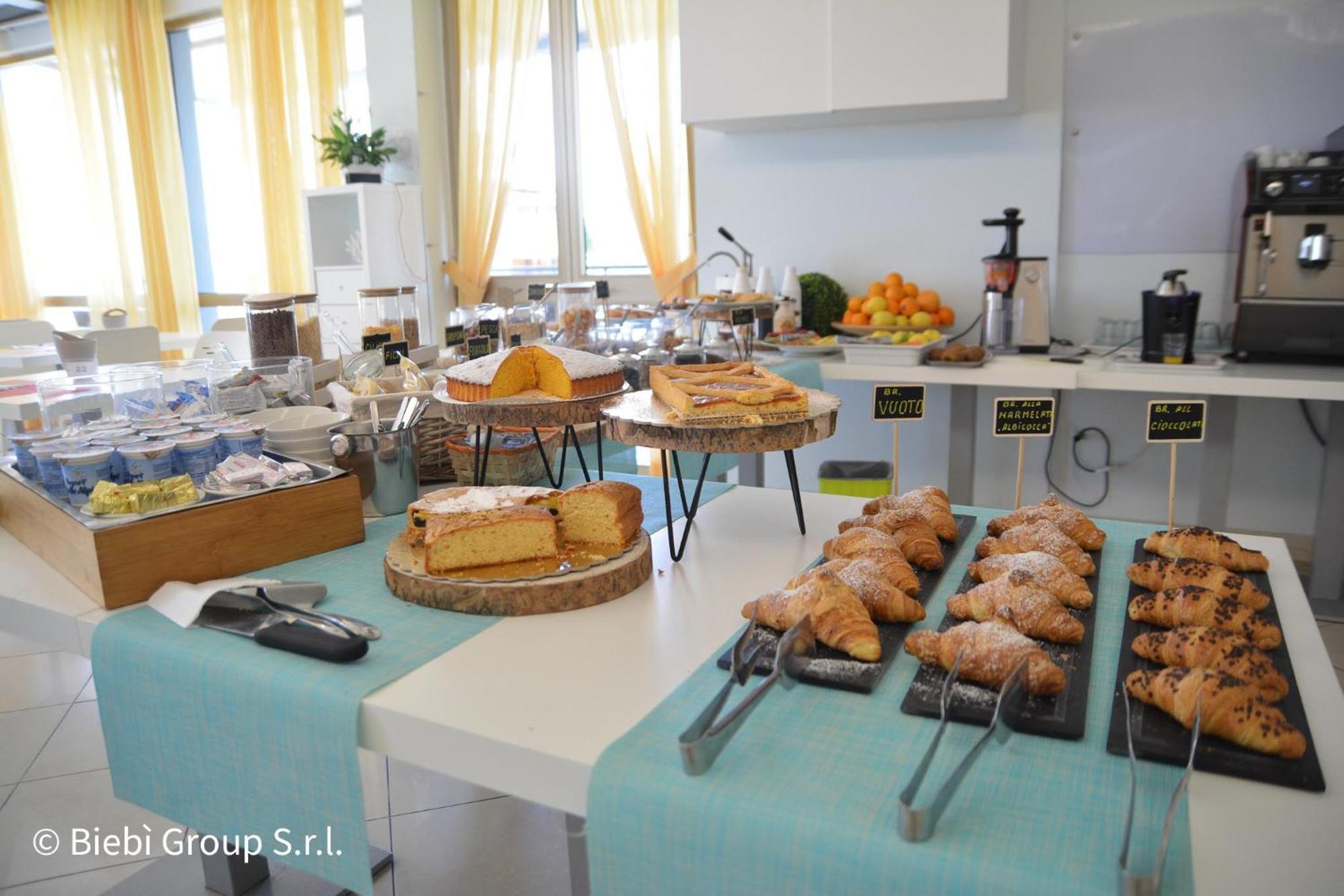 Hotel Giorg - Waterpark Included Ріміні Екстер'єр фото