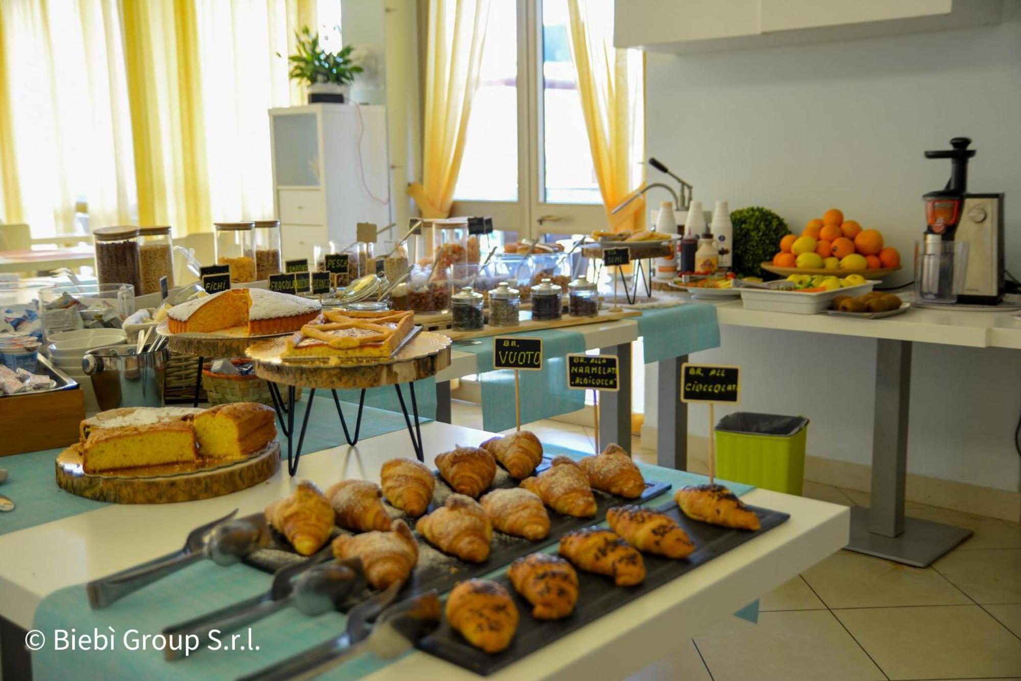 Hotel Giorg - Waterpark Included Ріміні Екстер'єр фото