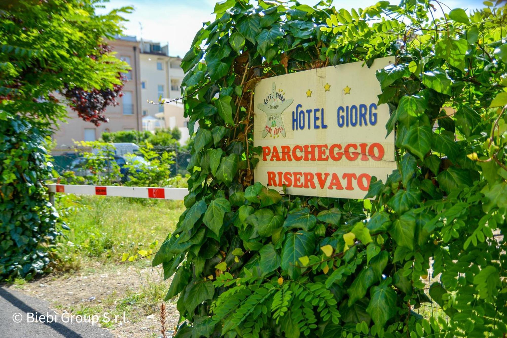 Hotel Giorg - Waterpark Included Ріміні Екстер'єр фото